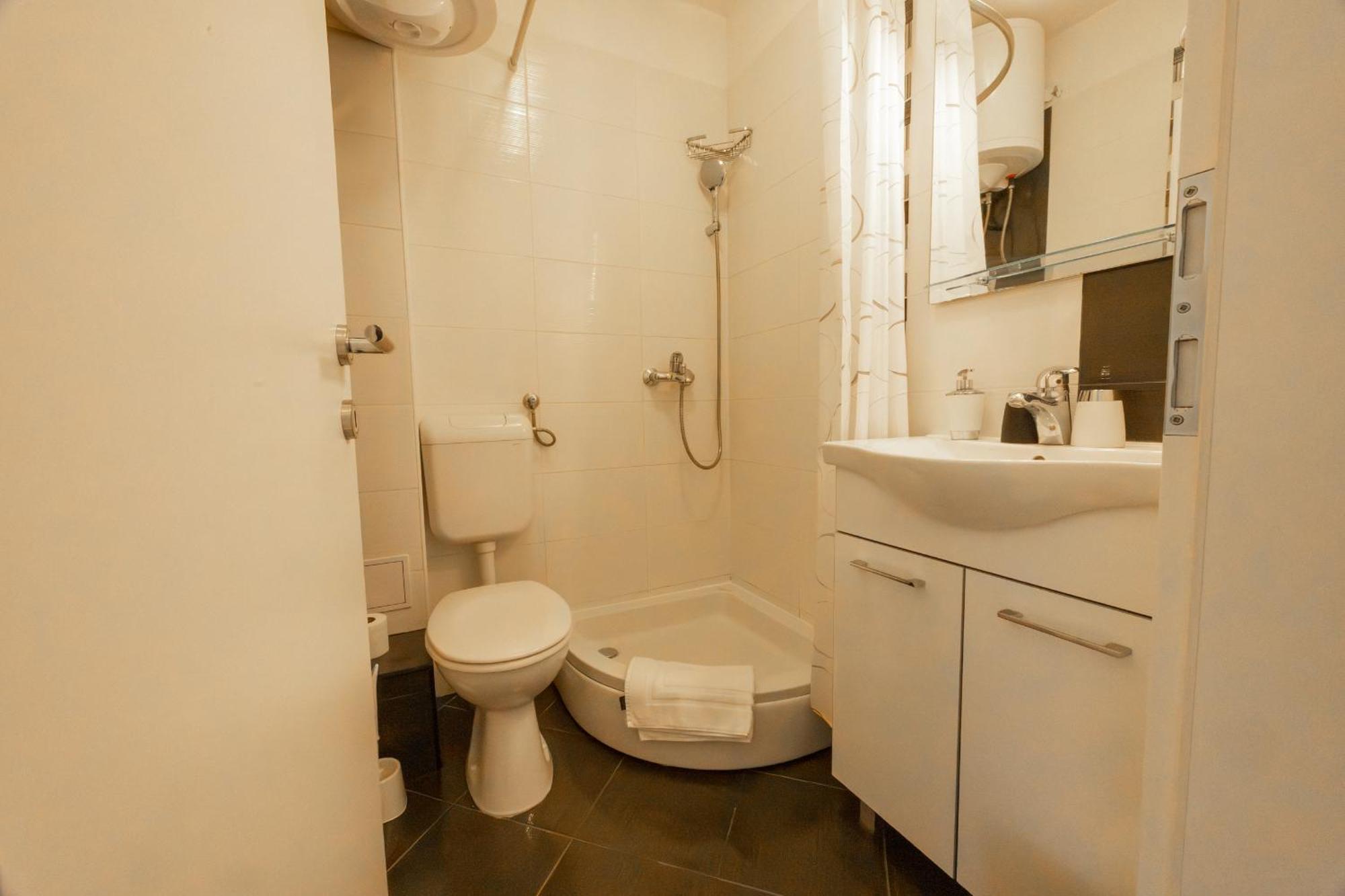 Apartments Krzanic Подгора Екстериор снимка